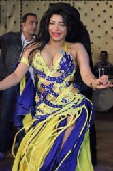 الراقصة صوفيا تنفي شائعات اعتزالها الرقص الشرقي