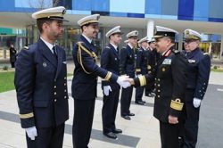 قائد القوات البحرية أسامة ربيع يصل فرنسا لتسلم ميسترال “أنور السادات”