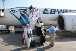 مصر للطيران تبدأ أول أيام جسرها الجوى لعودة الحجاج  من الأراضي المقدسة .