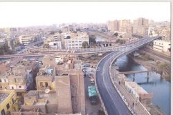 تعديل مسارات كوبري محمد بدوي بوسط مدينة المنيا عقب إغلاق الكوبري العالي