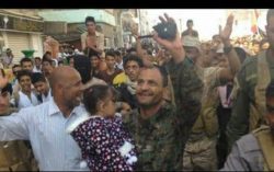 استقبال جماهيري حاشد لمدير أمن عدن فى الوقفة التضامنية ضد عدوان الحوثى على مكة