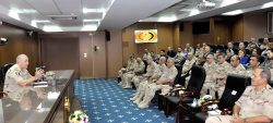 الفريق / محمود حجازى يلتقى بأعضاء هيئة التدريس بكلية الطب للقوات المسلحة