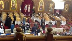 بالصور….وصول جثامين ضحايا الكاتدرائية إلي كنيسة العذراء بمدينة نصر