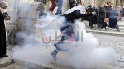 الهلال الأحمر يعلن عن إصابه 60 على الأقل في صفوف الفلسطينيين بعد اقتحام القوات الإسرائيلية ساحات المسجد الأقصى