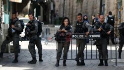 الشرطة الاسرائيلية: تعلن إنهاء جميع الاجراءات الامنية المستحدثه بالاقصى