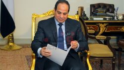 عاجل.. قرار جمهوري بإعلان حالة الطوارئ في مصر لمدة 3 أشهر