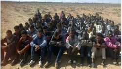 القبض على 56 مصرياً حاولوا التسلل إلى ليبيا