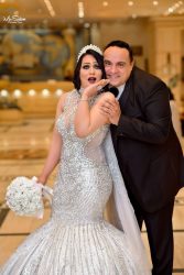 النجمة لبنى عبدالعزيز تهنيء زوجها رجل الأعمال نبيل البحيرى بعيد ميلاده