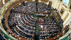 عاجل…” القرض ” يتسبب في مشادة داخل البرلمان