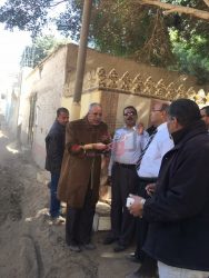 محافظ سوهاج: رفع 17 طن مخلفات بناء من محيط المقابر القديمة بحى غرب