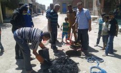 بالصور…تطهير شبكة الصرف الصحى بقرية كحك