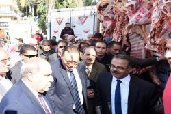 افتتاح منافذ بيع اللحوم المدعمة في ميدان التحرير