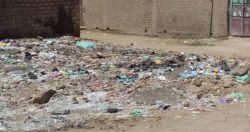 قارئ يشكو من انتشار القمامة بقرية الرويهب في سوهاج