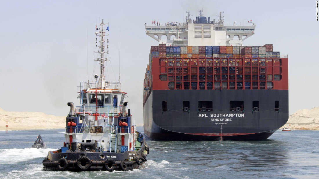 216 سفينة عبرت قناة السويس بحمولة 12.7 مليون طن خلال 5 أيام