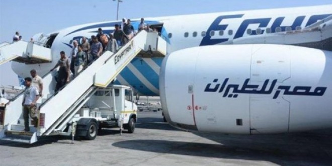 خاطف الطائرة المصريه يفرج عن معظم ركابها “سيف الدين مصطفى”